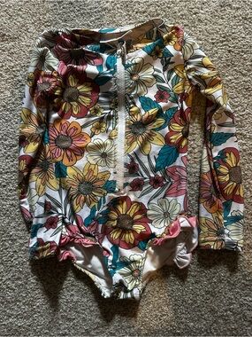 Oopsie Daisy Girls Long Sleeve Floral One-Piece Rash Guard Swimsuit – Size 4